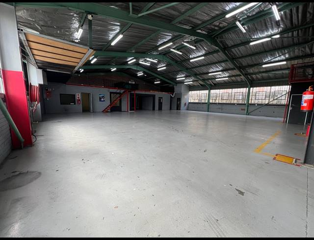 3,057M² WAREHOUSE FOR SALE IN STRIJDOMPARK